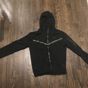 Black Nike tech